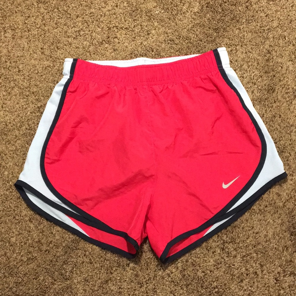 I am selling nike shorts. They are xs